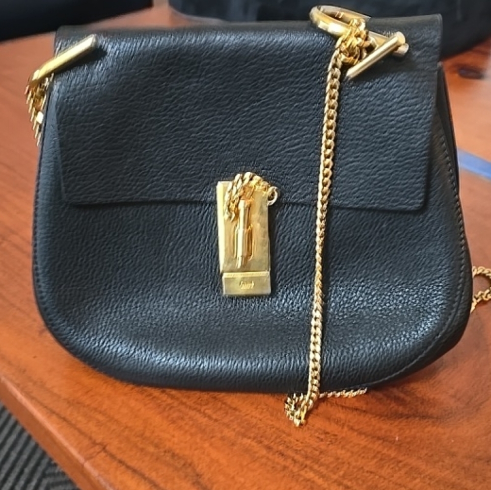 Vintage Chloé Grained Lambskin Shoulder-Crossbody Bag & Gold Accents B3Y93C 9x7